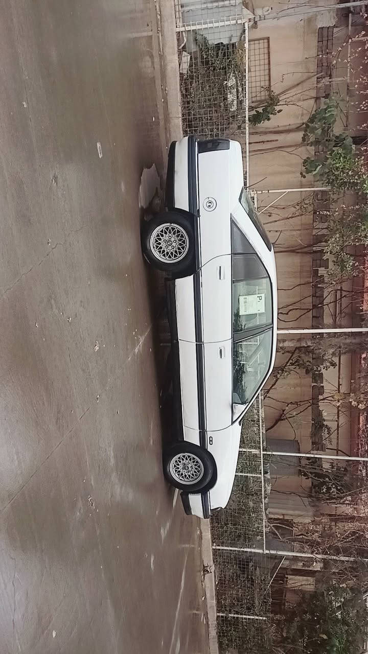 سياره لبيع موديل 92 كير محرك شرط محرك 20 صبغ بلادي سلايت جامات 2 كهربائيه هم كهربائيات كله شغال *********** سياره احلى من صوره
