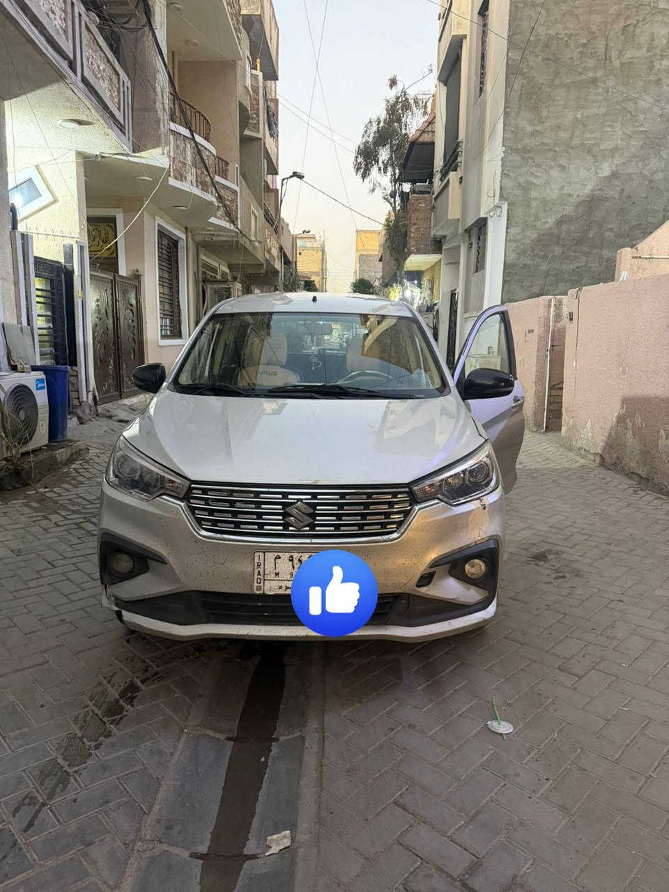 السلام عليكم
سوزوكي ارتيكا 2020
ماشية 266 الف
كير ومحرك وحداديه وتيريد خير من الله
بس الكشر مو نظيف
بيها طخات فقط بدون حادث بس سمكرتها تعبانه
يعني لا لغود ولا شواصي
ارضيه جلد ع طول السيارة
بيها منظومة غاز تريد اشيلها تريد ابقيها
رقمها بغداد حرة بأسمي 
مكاني بغداد
السعر 98 وبيها مجال بسيط
***********
