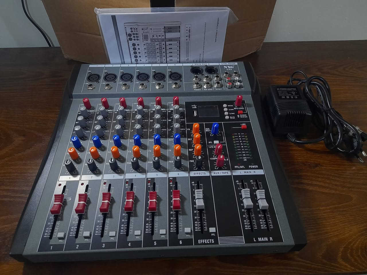 🔥 مكسر ماركة NXG المعروفة  موديل GX6 🔥
جديد تماماً (غير مستخدم) ✨
🎚️ جودة صوت عالية ونقية
🎤 بيه عدة مداخل مايك
⚡ بيه زر خاص للمايكات الكوندنسر (فانتوم باور)
🎛️ يحتوي على عدة مؤثرات صوتية مدمجة
🎧 مخرج سماعات وتحكم سهل
مناسب للاستوديو، التسجيل، والبث 🎶
💰 ألسعر :  ٩٠ الف!


**إذا كنت صاحب هذا الإعلان وتريد حذفه لأي سبب، رجاءا أرسل رسالة إلى الدعم الفني**