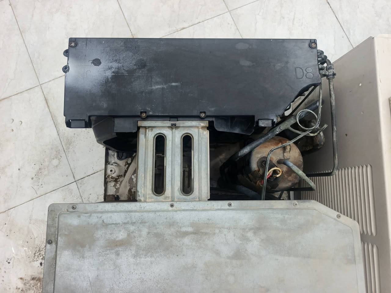 مكيف للبيع شغال وبردوه خير من الله
سعره 250
العنوان الاسكان الصناعي النزله الرابعه 
***********
