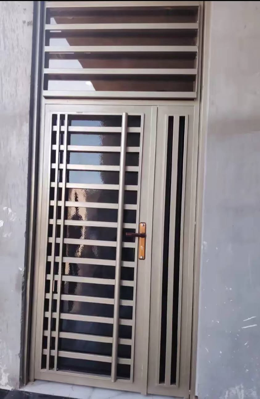 اسلام عليكم جزء من عملي ابواب شبابيك سقايف حمايات شتريد موجود وشرط شقل درجة اولة وسعار تنافسية 
رقم الهاتف ***********
