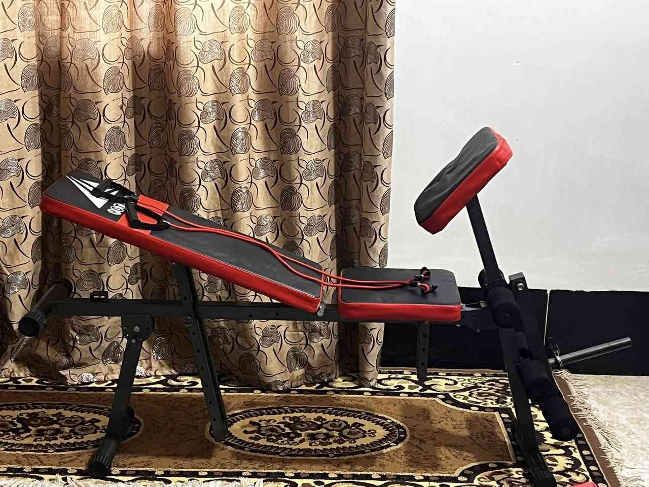 معدات لبناء الاجسام منزلية سهلة الاستخدام
مسطبة متعددت الاستخدام 
1- بنج برس مستوي 
2-بنج برس اعلى 
3- لاري باي 
4-تمرين سيقان امامي
5-تمرين سيقان خلفي 
6-كيبلات سحب عدد 2 (حبال مقاومه)
حقيبه اوزان تصل الى 55kg
يوجد في الحقيبه شفت مستوي وشفت z ودمبلاص عدد2 
هذه المعدات تستخدم للذكور والاناث
سعر حقيبه الاوزان 125
و سعر المسطبه 75
والي يحب ياخذهة كاملة سعرهة 200
للتواصل 
***********
