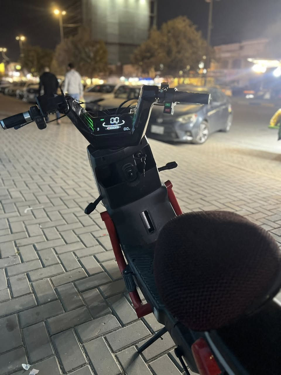 للبيع دراجه شحن حجم 14 تجي 5 باتري دراجه حلوة نقصها تجوة وجاملغ امامي فقط مكاني بغداد العامريه 350 وبيها مجال ***********
