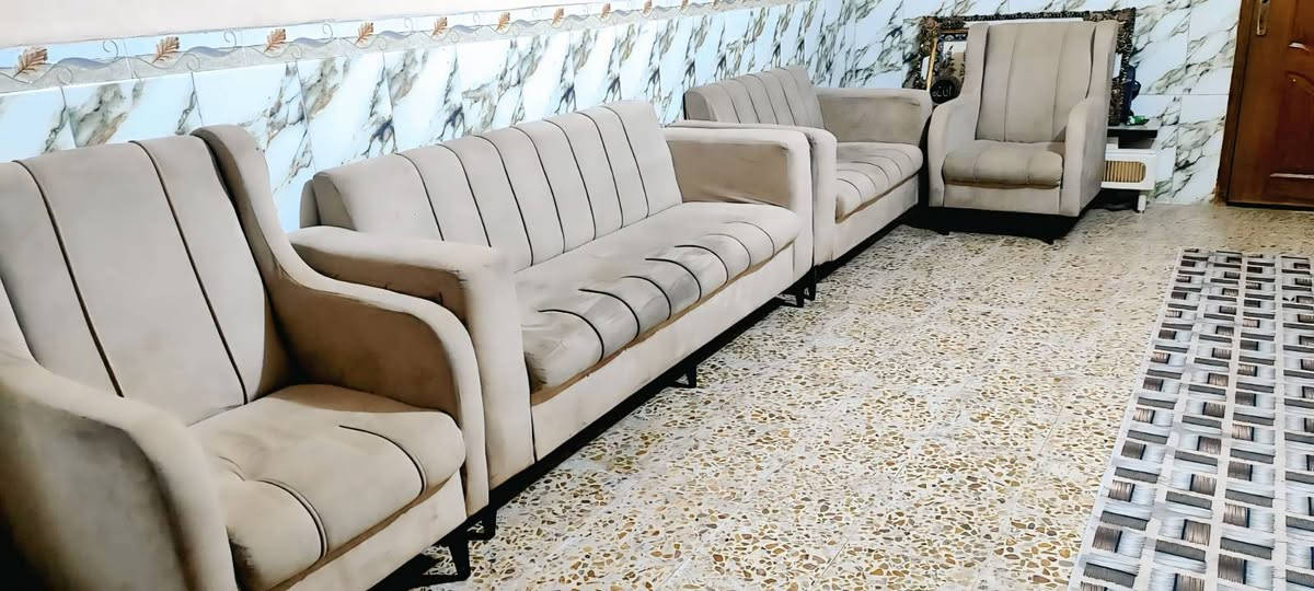 السلام عليكم طخم البيع نضيف جداً ما بي اي ضرر نضافه 100/100 4 قطع نضيف تركي تزكام سعر 200 وبي مجال عنوان ابو رمانه الشراي يتصل على رقم *********** عمارة, ميسان
