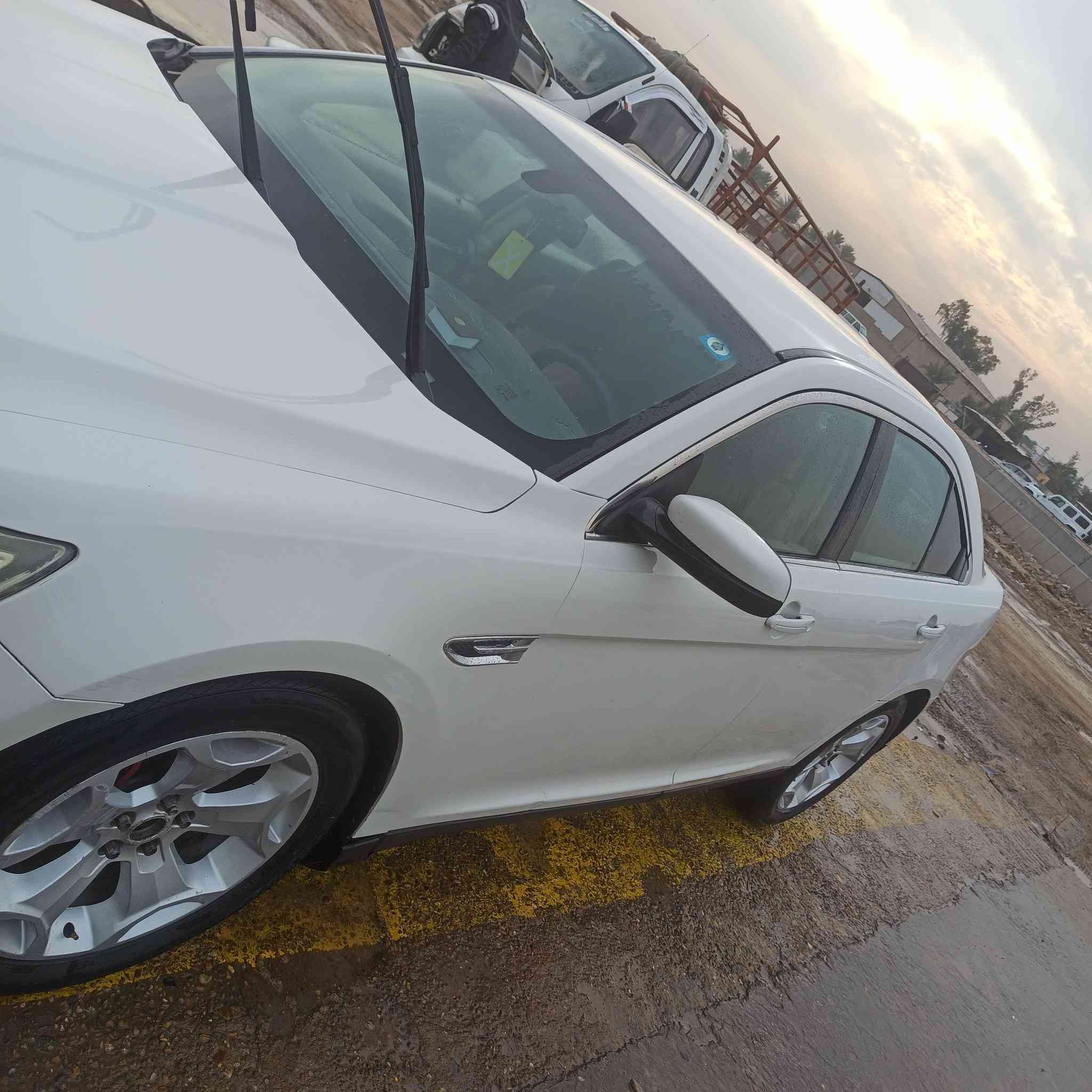 فورد تورس 2011 مستعجل على البيع السعر 95$ *********** غير متواجد على الفيس
