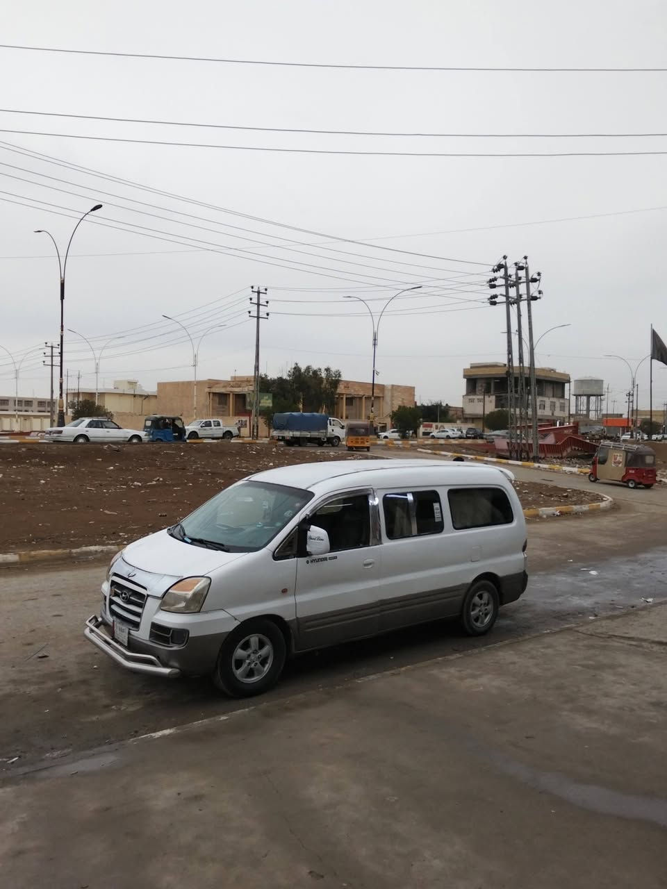 ستاركس مفتوح الفين ٧ سنويه ٢٧ راعيه يمي رقم الماني كربلاء مكينه بيه تبخير قليل كير جديد باتري جديد منضومت زنون  شواصي حلوا مصبوغه حزام ضربه مابيه خليجيه فول مدوشمه كاعيه وتنته وكشنات جلد العنوان الناصريه السعر ٦٨ قفل كل تفاصيله هاي *********** مروس بتكسي
