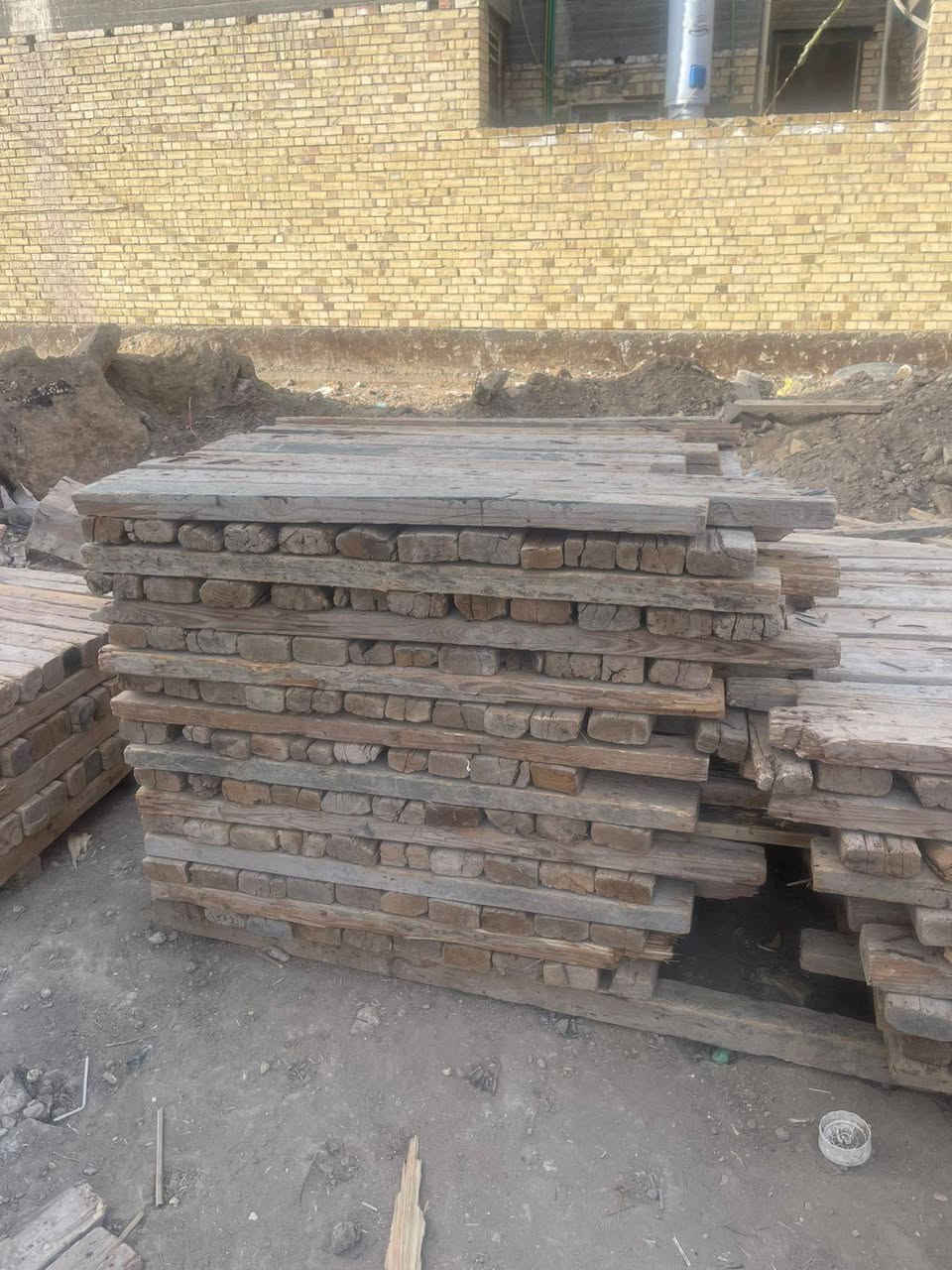 السلام عليكم سير للبيع 2×4  +  3×3جميع الأطوال موجوده كميات مفتوحه المكان حله الاستفسار ***********
