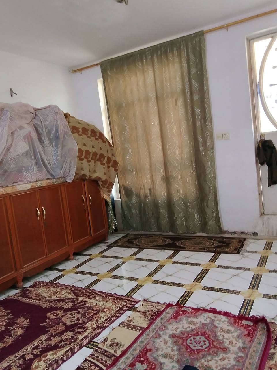 اللهم صل على محمد وال محمد بيت زراعي كامل طابقين الامين خلف السده الثانيه بل بستان  مي كهرباء مجاري السعر 80 وبي مجال بسيط لغرض الضرف سند 25 لمساحة 100 متر مربع ل استفسار ***********
