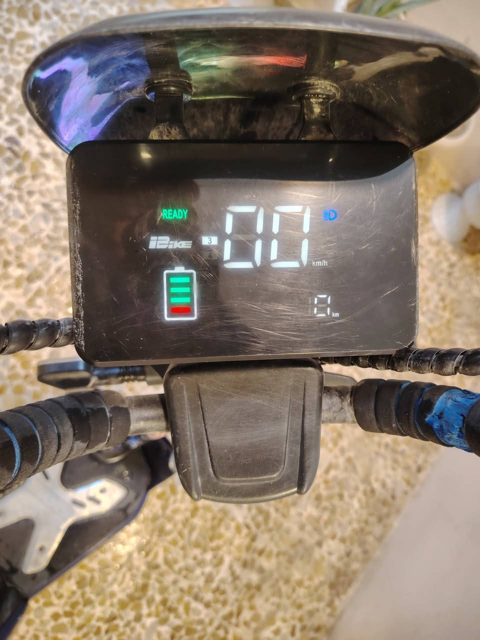 سلام عليكم شحن للبيع مستعجل على البيع
حجم 20
سرعة 99
4 بطاريات 
وبي بصمتين 
كلشي شغال بي 
سعر 125 وبي مجال 
موصل جانب ايسر ***********
