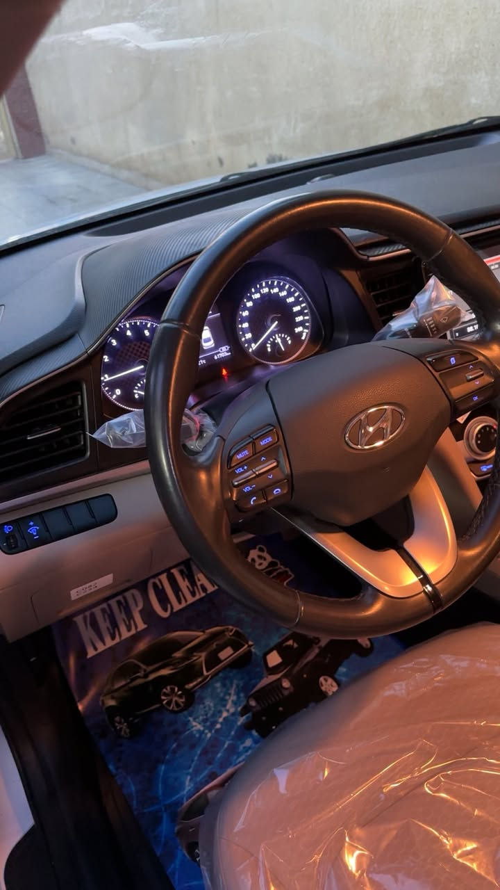 سلام عليكم النترا موديل 20 خليجي سياره فول مواصفات كفاله من صبغ عده دوس وبيه بادات زغار سياره جديده لوك بصمات 2بسمي تحويل ثاني يوم هزه جديده معروضه 153 وبيه مجال قليل /***********
