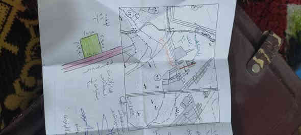 للبيع عرصة زراعية مساحة 400م² سند 25 سم على طريق سنيّة السياحي، موقعها مميز جداً وموضح بالصور. الشارع أمامها مبلّط والخدمات كلها واصلة من كهرباء وماي، والقطعة قريبة على الشارع العام مثل ما ظاهر. المنطقة هادئة وكل الجيران بانين وأوضاعها جاهزة للبناء بدون أي عرقلة. أبيعها محتاج للفلوس  . للاستفسار واتساب ***********
