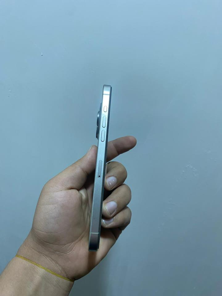 سلام عليكم
ايفون 15برو ماكس 
ذاكره 256
بطاريه 89
نضافه الله شاهد 100%100
ملحقات كامله 
الهاتف ***********وتساب موجود 
فيس موجود 
وبل خدمه لشراي 
مكاني بغداد
