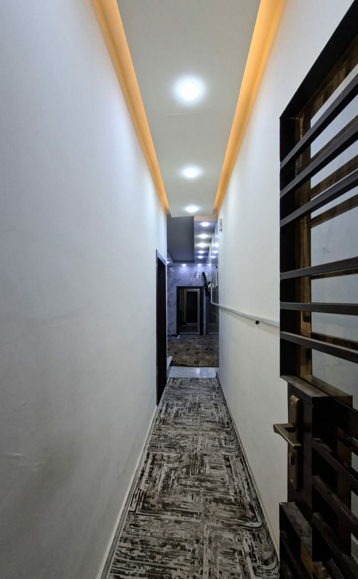 دار للبيع
المساحه 100م 

الوجه 5نزال 20 بناء حديث 

يحتوي على مدخلين 

صاله ومطبخ وخدمات 

وثلاث غرف نوم 🛌 العنوان شهداء البياع 

قرب جامع معاذ ابن جبل

الاستفسار ***********
