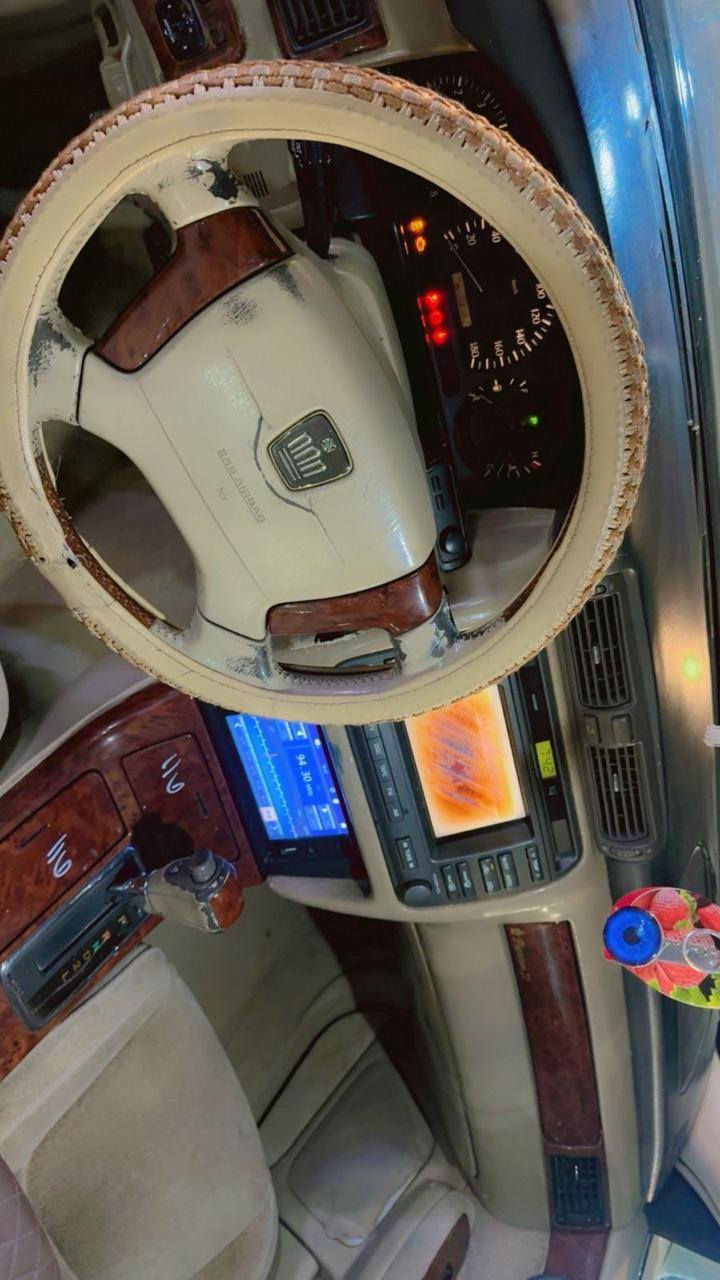 للبيع رقم صاحب السياره
***********
