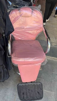 كراسي عدد 2  نضيف كلش سعره القطعه 130  قطعتين 255  مكاني بغداد ومتوفر ...