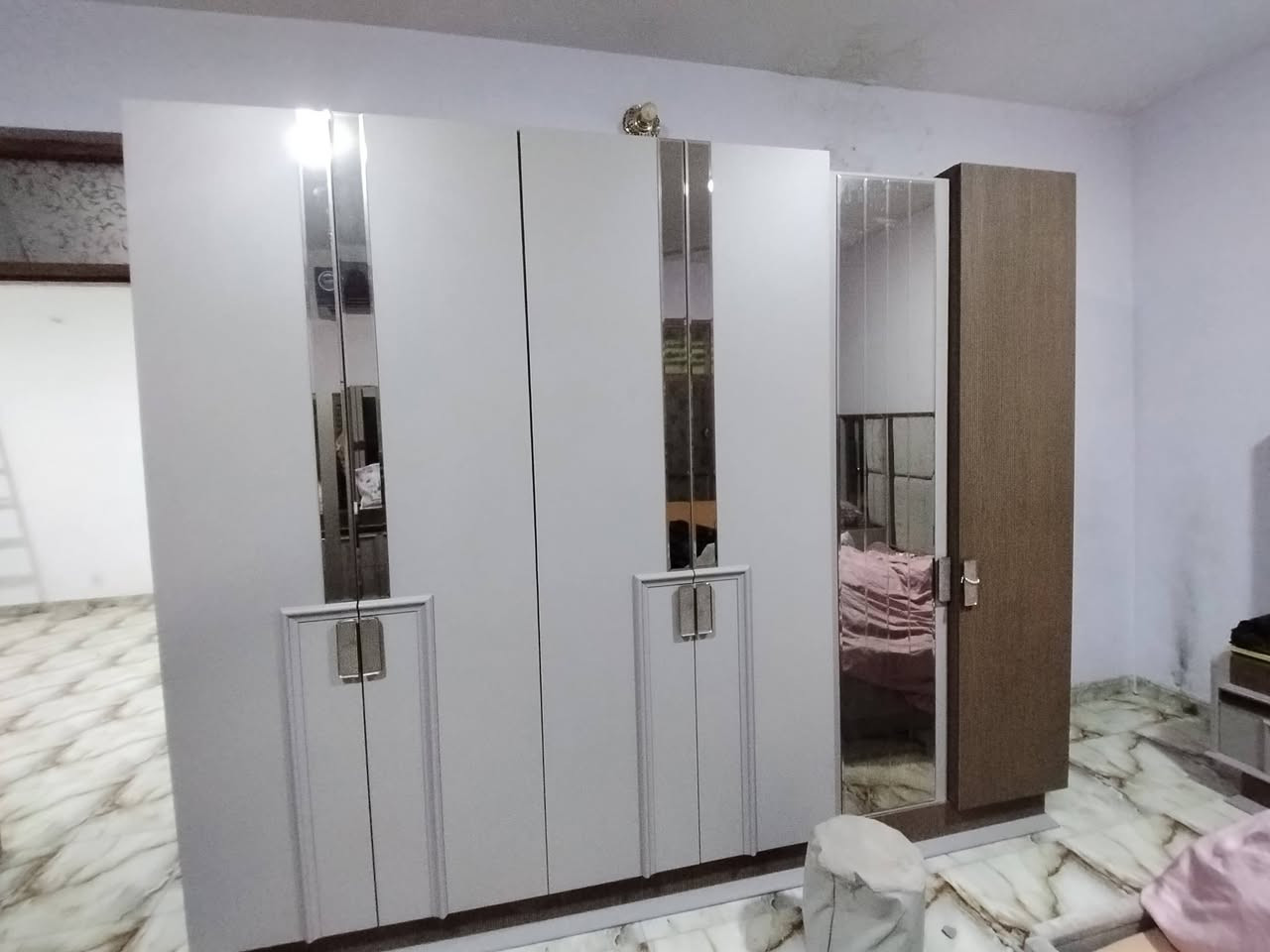 *ياالله  نجار فتح وشد و(صيانه) غرف نوم
تركي🇹🇷 عراقي 🇮🇶ماليزي 🇱🇷

وصيانه 🧰🛠

تبديل سكك كنتور  🔧  باب سلايت  ونرماد وغيرها
*********** اتصل او راسل واتساب او على صفحه ماسنجر نجيك للباب البيت
