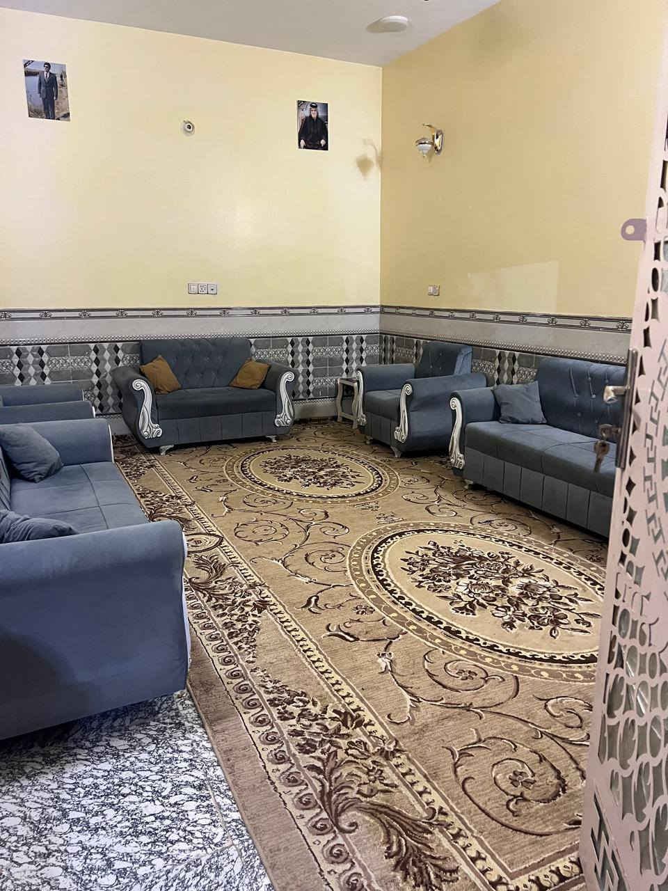 سلام عليكم
بيت جاهر طابقين
مساحه ١٦٠ متر مقاطعه ١٧٢ ٤ غرف صالتين استقبال ثلاث حمامات صب كونكريت
مطلوب اسكان ٤٠ مليون
السعر ١٥٠ مليون من ضمنها السلفه
للاستفسار ***********
