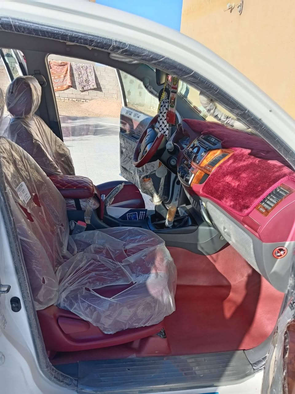 السلام عليكم سياره بيكم سيد نهرو للبيع موديل 2014 والي يريد يتصل وبي خير ويدلل رقم الهاتف ***********
