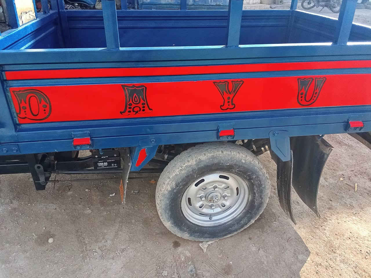 السلام عليكم ستوته موديل 18 رقم انكليزي راعيه موجود محرك 2025 كهربائيات شغاله العنوان كوت شارع النفط
***********
