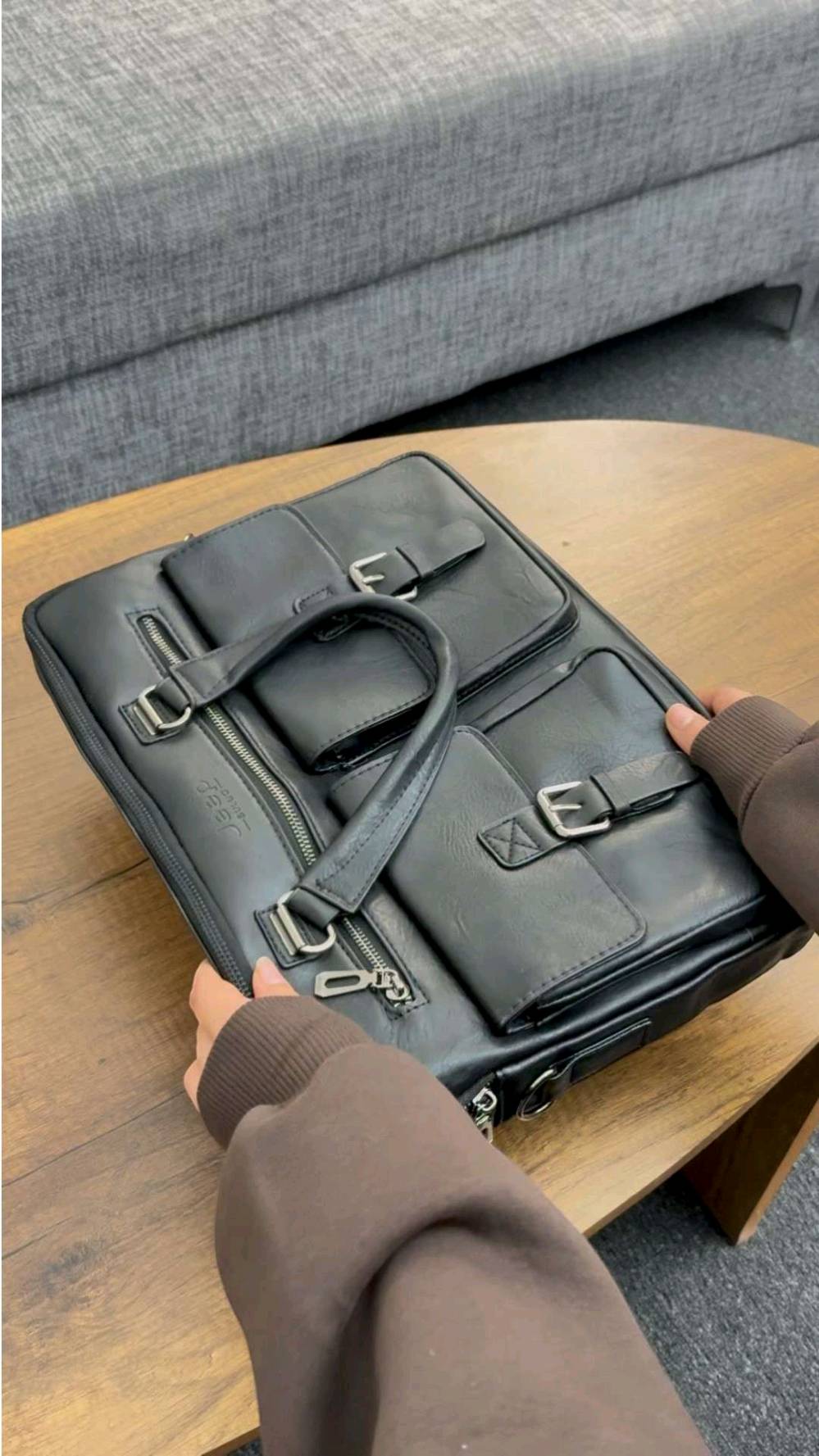 حقيبة رجالية جلد طبيعي 100٪
يتوفر توصيل كافي المحافظات 