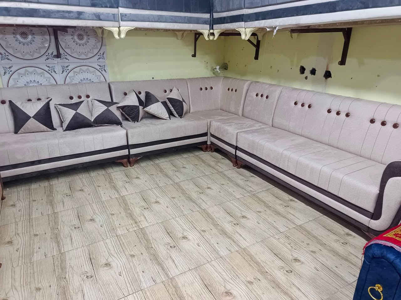 عرض لمدة 3 ايام 🔥🔥🔥🔥ابيع بسعره المعمل مع الضمان 5سنوات اي شي يعجبك بالمنشور 550 التخم الديوان 475 يوجد توصيل لجميع المحافظات،،،، ملاحضه اروس بلمستعمل،،،، حيدر البدري ***********اتصال فقط
