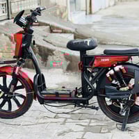 دراجه شحن سرعتها 100 5 بطاريات  نضيفه وشغاله     السعر 250  باسكل باله...