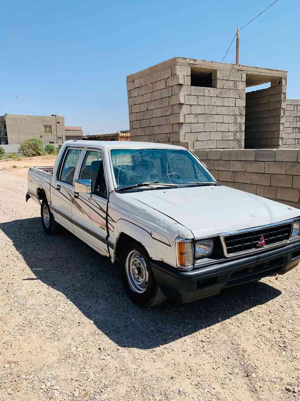 السلام عليكم للبيع مستيبوش
حبل حبل 
كير محرك شرط اكسل 
تايرات زينه 
غرفه نضيفه 
بديها نضيف 
شاصيها قطرت اخياس مابي
بيها اخياسات بسيطه 
كشر شوفت عينك زين 
كهربائيات شغاله 

نواقصها كابريته يرادلها ترتيب 
سياره يرادلها صرف ورقه فقط 

مكان السياره الضلوعيه 

السعر 12 وبيها محال بسيط

الااتصال ***********
