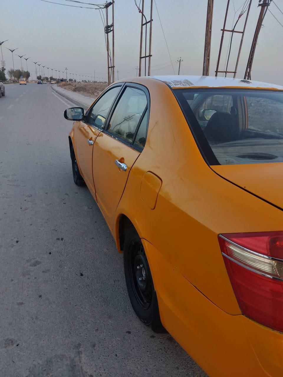 السلام عليكم
جيلي موبل 2012 مكينه جديده قبل 20 يوم انشدت كورلا ام الجف سياره خير من الله صدرها وتايرات نص عمر رقم بغداد 
الاتصال ***********
