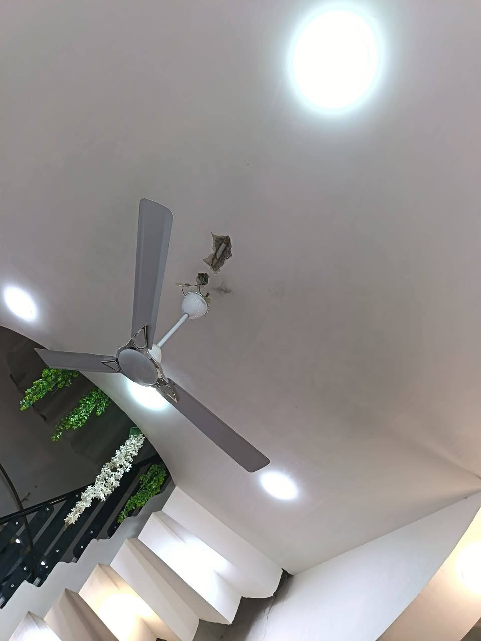 🏠دار سكن للبيع 🏠
واصل تطويب ومرقم
المكان ال حمد نزله شيخ سامي اول فرع بالنزله✨✨🌹🌹
١٠٠ متر🌹🌹
طابقين مسلح والثالث مخزن وسطح✨✨🌹🌹
الطابق الأول يحتوي على♦️♦️♦️🌹✨✨
صاله✨✨✨
غرفة نوم✨✨✨
صحيات♦️♦️♦️♦️
مطبخ♦️♦️♦️
الطابق الثاني يحتوى على🌹🌹🌹🌹
غرفتين نوم✨✨✨✨🌹🌹
صاله صغيره🌹🌹
الطابق الثالث مخزن🌹🌹
بناء درجى اولى كونكريت مسلح🌹♦️♦️✨
السعر 47 بيع او مراوس🏠🏠
الاتصال ع واتساب او رقم 📱
***********📱
***********☎️
