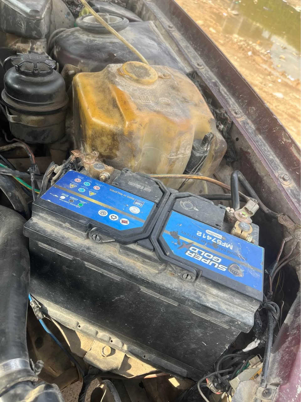 سڵاو لە هەموو لایەک ئۆپڵ ئۆمێگا گێڕ و مەکینە ٢٠ عادی مەرغوب کارەبایات لایت و ئیشارەت و چواری و فلچەو ئاوی فلچە تەنزیل و چوار سەماعەی نوێ کێچی نوێ تەنها کیلۆ مەتر و گێچی بەنزین ئیش ناکا وە سەیارەکە توند و تۆڵە تازە تەعمیر کراوە چوار تایە و پاتری و بەنج و ئەفلەنجەشی نوێە بلاکتۆ ر ئیرفلۆیی بەشەرت تاقم پلاک و نۆزلیش ئەوروپی بەشەرت فیتپەم پو مەسفی گەورەم بۆ داناوە هەرچئ سۆندە هە بەگیانی نوێم بۆ دانەوە ئیستۆپی abs سەیارەکە ماڵی فەقیرە بەشەرتی نەک 1 فیتەر بەشەرتی 10 فیتەر ئەدەم بۆ فەحس تەنها سبوخێکی ئەوەی ئارم پلاستیک و ئەوەلیاتی بەشەرت داوای 16ی لێدەکەم ماجالێکی برایانەشی تێدایە رەقم مۆبایلیشم *********** أربيل, العراق
