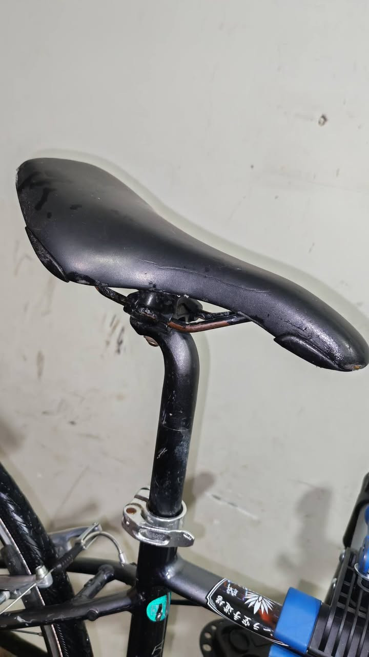 جاينت اسكيب ار 3 حديث موديل 2020
Giant escape r3 2020
- فريم المنيوم مضلع
- سستم شيمانو التوس 3x8
- بريكات تيكترو tektro 
- ويالة اسكيب
- تايرات كتان cst

- دراجة نظيفة وكاملة مكملة وحديثة 

- السعر 190 وبي مجال 

- رقم *********** واتساب
