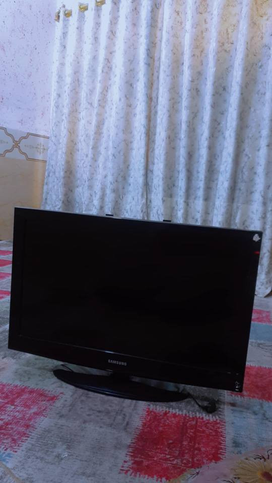 الشراي يخابرني واني خادم*********** النجف, العراق
