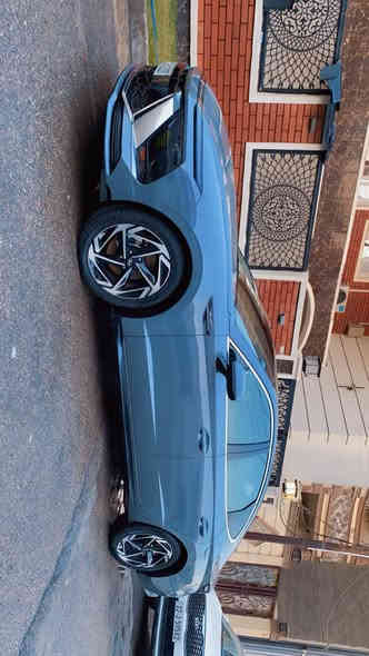 سوناته لبيع  موديل 2025 ماشيه 16.500الف  ميل الشكل الجديد لون مميز (سموك )دخول جديد
مرقم بغداد معوقين رقم دولي 
السياره نضافه ١٠٠٪؜ جديده كلش ونصبتها كلش حلوه تجي وشوف شخط مابيها 
حادث بدون ارباك شرط فقط تصليح جاملغات خلفيه اثنين وقبق جنطه مبدل نفس لون ودعاميه سياره بدون شاصي بدون حوض كله مكفول 
 -فؤل مواااصفاات
-داخل لون ابيض  
-مكينه 2500
-سقف بنراما
-شاشه متصل 
-كير تعليق 8 نمر تعلق
-تدفى كشنات 
-تبريد شاشه لمس
-مقاعد كهرباء 
-ثلاث انضمه قياده 
-ارباكات مقاعد 
-كامره دواره محيطيه وخرائط 
-اناره ترحيب يدات وشاشه 
-زجاج ملون مانع الحراره 
-لد امامي خلفي مع عدسات لايت 
-مخارج تايبسي امامي خلفي 
-التحكم على المنحدرات 
-مستشعر وقوف 
-شحن واير ليس 
-شاشه كبيره خرائط
-نقطه عمياء بلمري 
-تشغل عن بعد 
-حساسات امامي
-رادارات امامي خلفي عدد 3 
-نضام فرمله الطؤارئ
-وسادات هوايه 6 
-مصابيح زينون اماميه مع لد امامي متصل .
-ابل كار بلاي !
-محافضه على المسار 
-اوتو هولد 
-هاند بريك كهربائي
-مود درايف 
مكان سياره بغداد السعر195 وبيه مجال 
اي استفسار ***********
