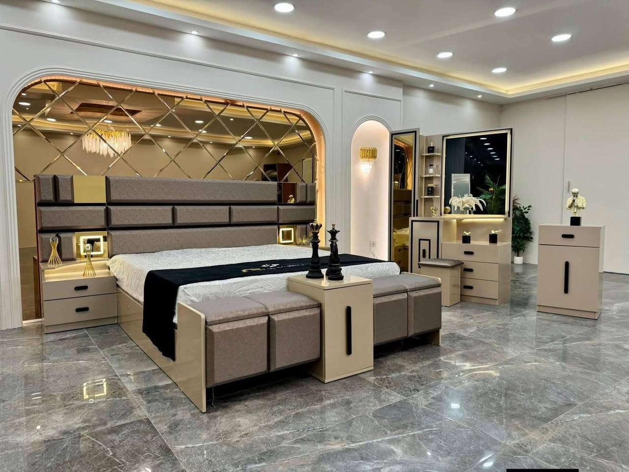 عنوان المنشور: الرفاهية صارت ببيتك.. موديل "جلو" المودرن وصل! ✨🏡
لأن بيت العمر يستاهل الأفضل، جمعية التراث تقدم لكم قطعة فنية تجمع بين المتانة العالية والتصميم العصري الأنيق. موديل (جلو - 10 قطع) مو بس غرفة نوم، هي استثمار لراحتكم.

✅ ليش تختار موديل "جلو"؟
📏 مساحة خزن عملاقة: كنتور ملحق قياس (335 سم) يشيل كل احتياجاتك بترتيب.
🛏️ سرير مخزن: استغل كل شبر بغرفتك مع المخزن الأرضي للمفارش والبطانيات.
🛠️ متانة حديدية: الظهر خشب (بلوك) ونظام الربط (برغي وجوي حديد) لضمان القوة وسهولة النقل مستقبلاً.
✨ شغل درجة أولى: لمسات فنية وتشطيبات احترافية تبيض الوجه.

💰 خطة الدفع (نقد وأقساط):
لأننا نقدر ظروف زبائننا، وفرنا لكم أفضل تسهيلات:

💵 السعر نقد (كاش): 2,000,000 دينار فقط.
💳 السعر بالأقساط: 2,500,000 دينار.
📉 القسط الشهري: 140,000 دينار بس!

📍 وين مكاننا؟
الرمادي - التأميم - شارع النخيل - مقابل محطة النخيل.

ننتظر زيارتكم لمعاينة الجودة والجمال على أرض الواقع!
جمعية التراث.. اختيارك الأول للأثاث الراقي.


**إذا كنت صاحب هذا الإعلان وتريد حذفه لأي سبب، رجاءا أرسل رسالة إلى الدعم الفني**