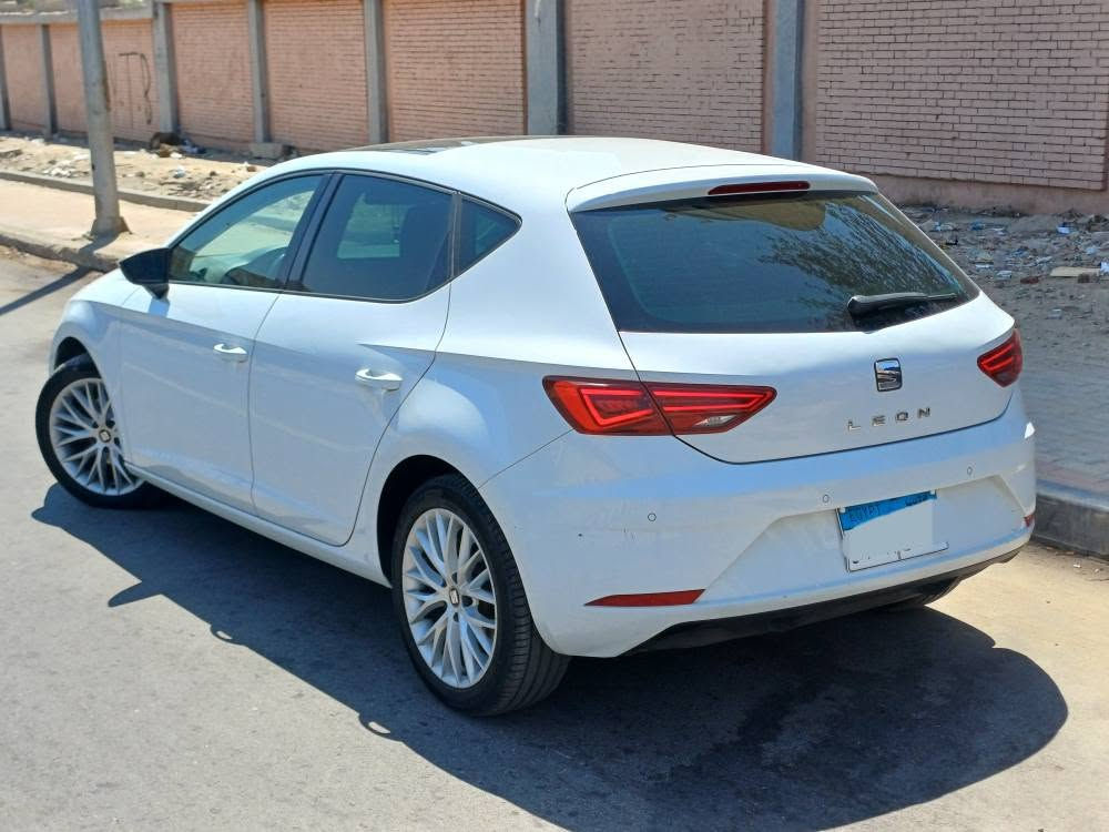 سيات ليون موديل 2020 أعلى فئة بيتس 

عداد : 240,000km

فبريكا بالكامل بدون أي خدوش 

مرور القاهره المعاينه مدينه نصر 

للتواصل : 01050298882 الاسكندرية, مصر


**إذا كنت صاحب هذا الإعلان وتريد حذفه لأي سبب، رجاءا أرسل رسالة إلى الدعم الفني**