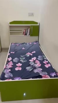 غرفة متكونة من جربايه نفر واحد عدد 3 كنتور خمس ابواب ميز تواليت كومدي ...