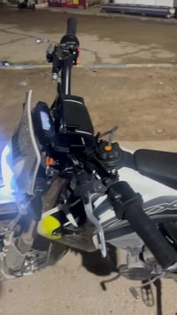 SRX300cc • موديل 2024 • تبديل ايفون/ايباد/دراجة