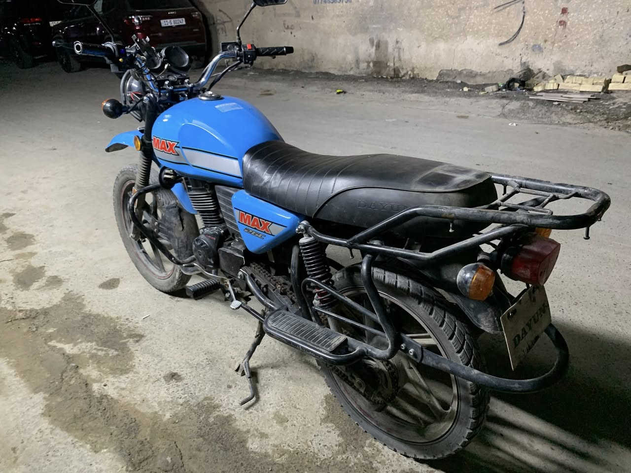 السلام عليكم دراجه دايوان مديل 25 للبيع بدون أورق اكفلك سرقه فقط العنوان بغداد الشعب ***********
