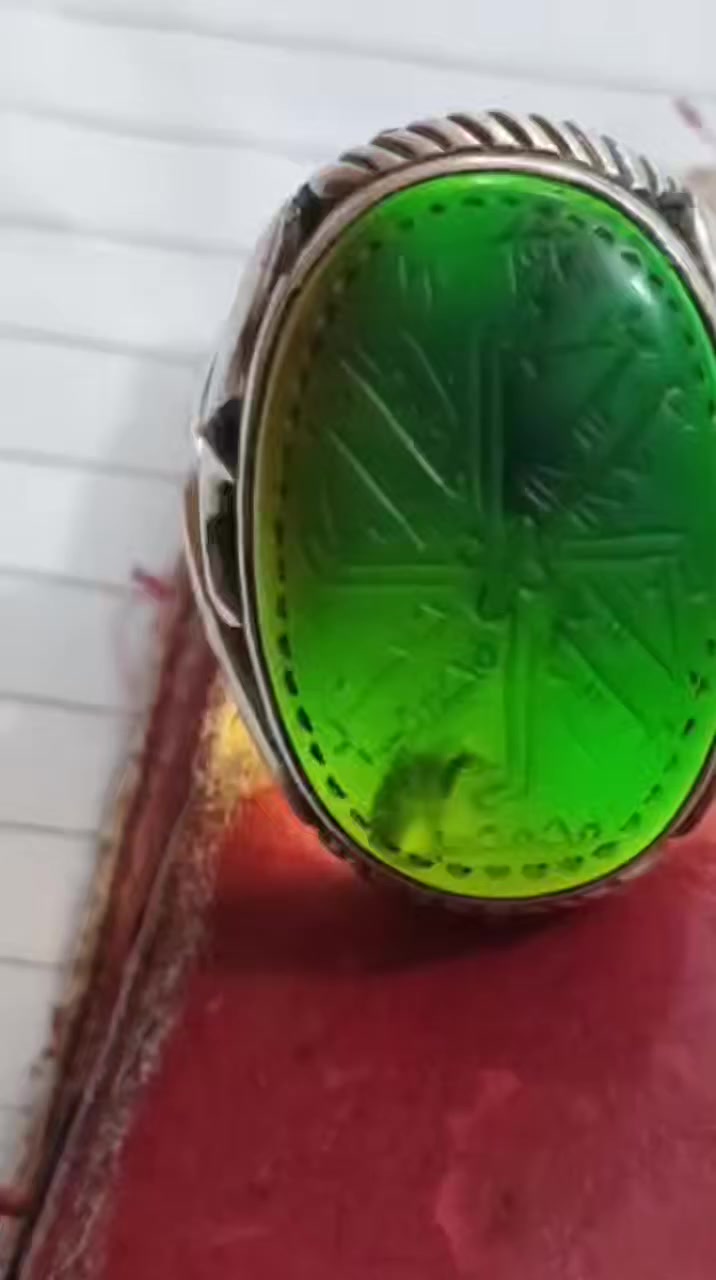 خاتم يشم اصلي
مخطوط الائمة الاثنى عشر 

خط كوفي 

للبيع فقط السعر عالخاص

 توجد خدمة توصيل و بالخدمة
#الجميع


**إذا كنت صاحب هذا الإعلان وتريد حذفه لأي سبب، رجاءا أرسل رسالة إلى الدعم الفني**