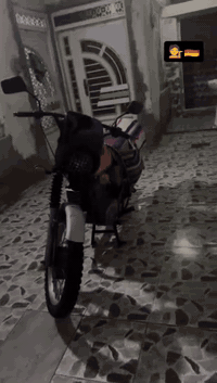 سلام عليكم دراجة امزت 82 كصة ثالثة جديدة كهربائيات شغال كلة دراجة خير من الله مانقصهة أي شي وشراي يتصل وهاذا رقمي *********** وتحياتي للجميع
