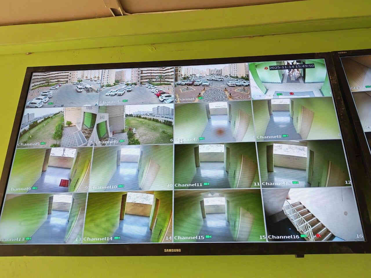 يوماً ما سأجلس وأهنئ نفسي، وأبتسم وأقول أنه كان صعباً لكنني فعلتها.
تم ربط وتاسيس 26 كامرة  لاحدى عمارات مجمع بسماية نوع Dahua دقة  5mpixcell .2 mpixcell  وكان توزيع الكامرات حسب مطلب ساكني العمارة
وان شاء الله القادم افضل واجمل ...
للاستفسار الاتصال على الرقم التالي
***********.   م.اسامة العقابي 
‏‪‏‪***********‬
*********** رياض الخزعلي
***********  نور
#الجميع
https://www.facebook.com/القبس-للديكورات-وكامرات-المراقبة-101845971499779/
