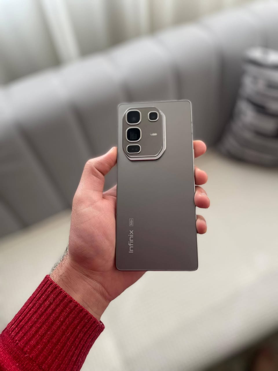 Infinix not 50 pro plus 5G
ذاكرة 256
عشوائية 24 
نسبة عمر البطارية 100%
الجهاز بعدة جديد ونضيف 
شاصية نضيف وما بي اي خدوش 
ومركبلة لزكة شاشة ولزكة حماية للكاميرات 
كارتون وكفر وياه وواير الشحن 
الجهاز يدعم الشحن السلكي ولا سلكي يعني ماك سيف
حالة حال الآيفون بسرعة شحن توصل 100w

معالج الجهاز دايمن ستي 8350 
يعني 120  فريم بكل الالعاب 

كاميرات من شركة سوني وزوم 100x 
يعني تشوف الگمر 🌑

هرتزية الشاشة 144Hz 
يعني الشاشة تركض عدك ركاض ومتلحك عليه 

بالتصوير واداء الكاميرات موضوع ثاني 
دقة وجمال وعزل خرافي 

مكان الجهاز نجف حي السلام 

سعرة 350,000 الف وبي مجال كلش بسيط حك جيتك لا اقل ولا اكثرر 

رقم الموبايل ***********
