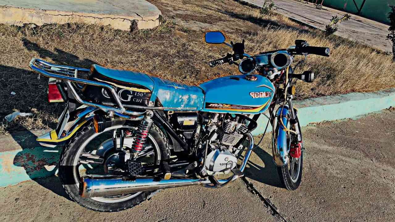 السلام عليكم دراجه موديل 2022 محرك شرط ما مفتوح نضافه كدامك بعده وضع شركه السعر 500 وبي مجال التواصل ***********
