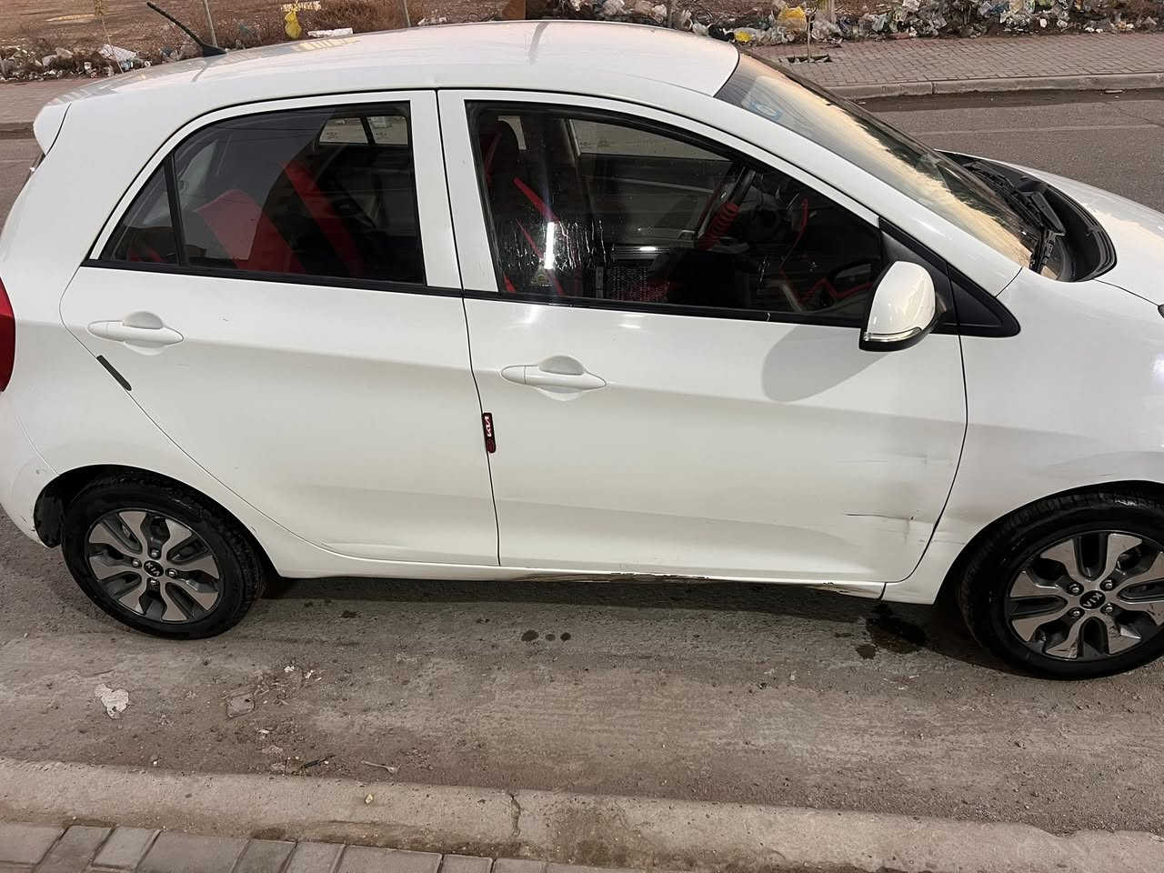 السلام عليكم
بيكانتو 2016   خليج ٤ سلندر كلش نظيفه ماشيه كلش قليل 33الف  الضربه كلش بسيطه موضحه بالصوره والدوسات كذالك موضحه بالصوره  كلش مرتبه وحلوه السياره  سعر 107 وبيها مجال العنوان بغداد حي الجهاد الاطباء 
***********
