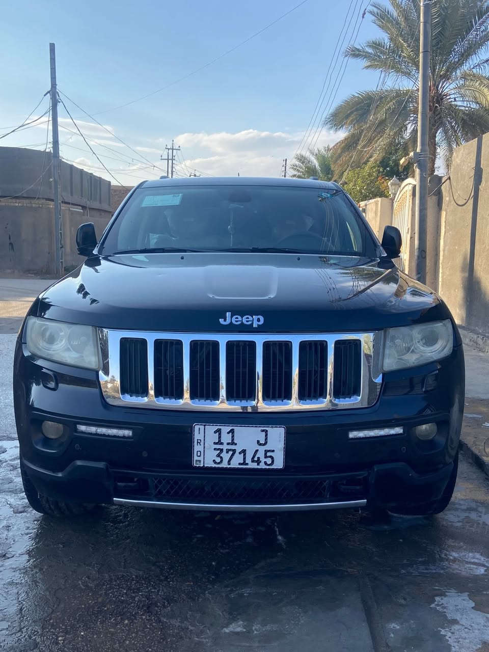 لاريدو لبيع. ١٣ لون اسود خليجيه بيه دحجه بابين وصبغتهن قطعتين فقط بدون دواخل بججم كبس فول مواصفات سياره ربع ماذب عليه جهازه نصبته احله من صوره 
مكان سياره ناصريه 
سعره ب ١٥٣ وبيه مجال 

***********
