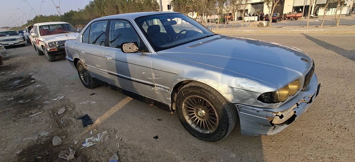 BMW/---الحجم /728خفاش
بيهة مكينة فيفيتي نضيفة حدادة جديدة صدرهة بل باكيت عربانة ورة شادلهة اكسن جديد درايم شفتات جديد السيارة مال جناي بسمي السعر 50$ وبيهة مجال الشراي يشلع عيوني رقم الهاتف ***********
