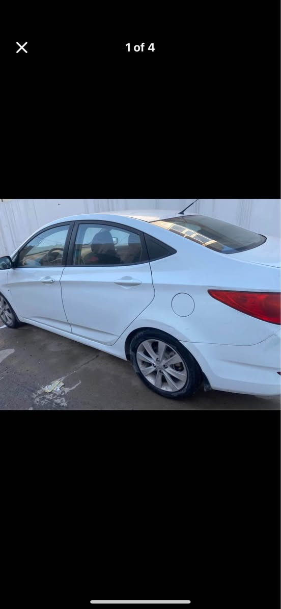 هؤندا ئةكسينت مؤديل 2012رةنكي سپي   قةبات مواصفات سلايت Eco سوكان فؤليؤم ئاوينة كارةبايي دةبل كيئر عادي و تؤماتيك 5ويل كةب  سبؤغ بؤنيت و بستةك جاملغي لاي سايةق سبؤغة بةناوي خؤمة سةنةوي و رةقةمي نوية نرخ 107و معاملة زمارةي موبايل *********** أربيل, العراق
