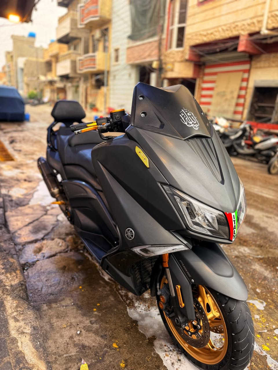 السلام عليكم للبيع  تي ماكس 2017 دراجة جديدة ومناقصهة شي مكفولة كفالة عامة  عليهة كت كامل تزويد اصلي سعرهة ب 65$ ماشية 45 للستفسار ***********
