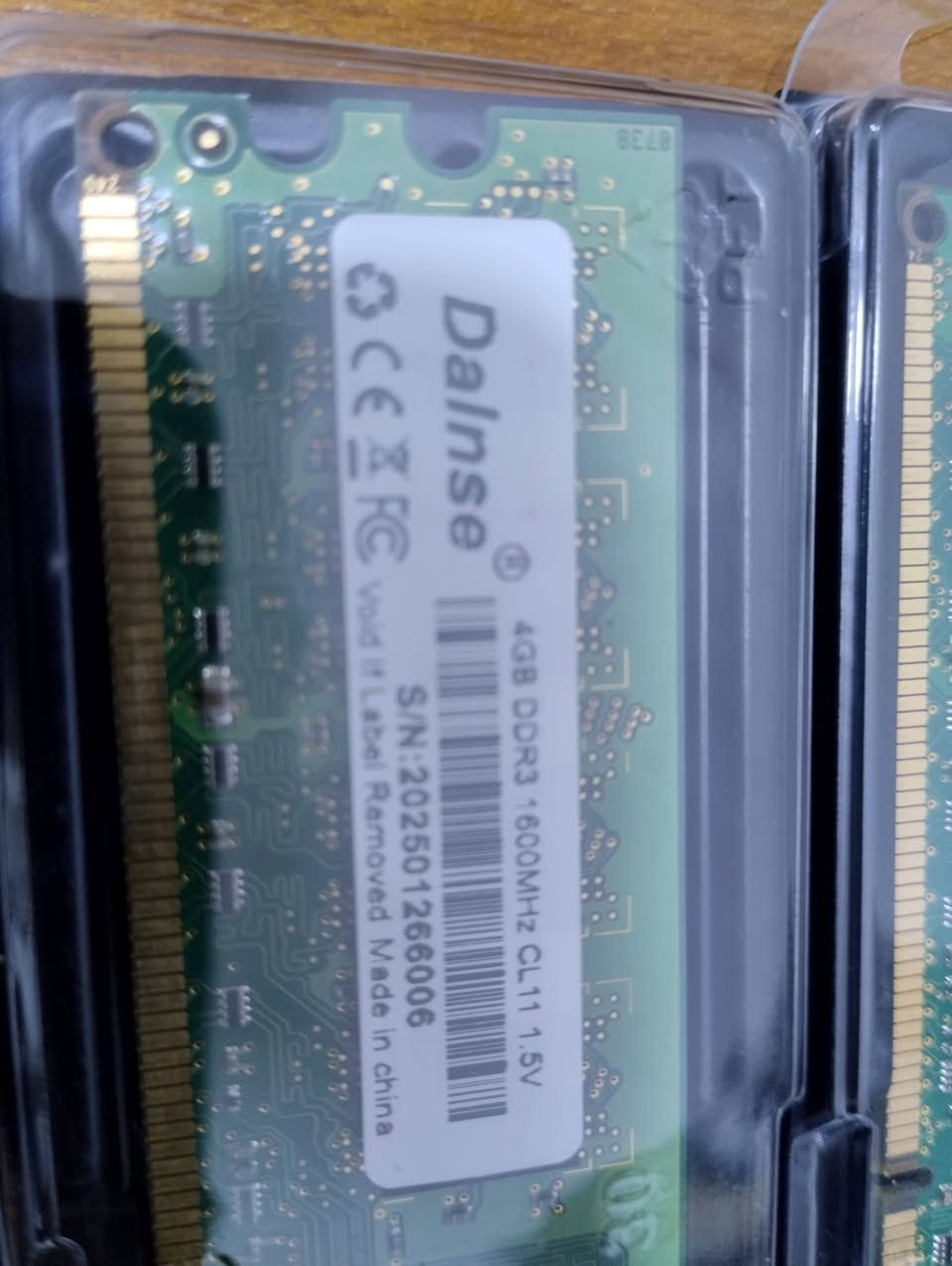 عندي هذني الرامات مال امزون
3 قطع إلى يفيدنه يطيني سعر والعافيه


**إذا كنت صاحب هذا الإعلان وتريد حذفه لأي سبب، رجاءا أرسل رسالة إلى الدعم الفني**