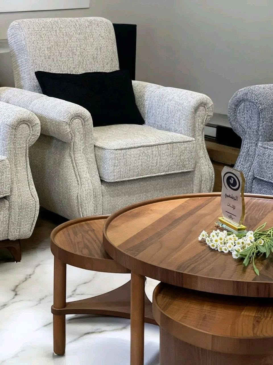 عرض خاص
اسعارنه تختلف
موديل حديث 

مع معمل الامين ارقى واحدث الموديلات 
موديل المنادر  💎 

تخم شغل عراقي موديل تركي عشر مقاعد خمس قطع   قنفتين ثلاثي وقنفه ثنائيه وكراسي عدد 2اضافه  كوشات هديه عدد 6
السعر 920
10مقعد 920
8مقعد 885
7مقاعد 830
  5مقاعد 620

خمس قطع اثنين كبيرة ثلاثيه وحده وسط ثنائية و كرسيين مع كوشات عدد 6
جميع الالوان متوفره
توصيل داخل بغداد مجاني 
اطراف 15

القاعدة خشب كله بلوك 18مل
القماش  حسب الطلب متوفر انواع الاقمشه 
الاسفنج مميز اول مضغوط علو الاسفج 8سم 

❇️قياسات القنفات ❇️
200 سم  القنفه الكبيرة ام ثلاث مقاعد 
150 سم القنفه الوسط ام مقعدين 
75 سم  الكرسي

العمق الكلي للتخم  75 سم عرض المقعد الصافي

❌❌❌لا تدفع المبلغ اذا  اجاك يختلف عن الصورة❌❌❌

للحجز ارسل
 الصورة 
والاسم 
ورقمين موبايل
والعنوان
على الخاص
الي يريد طبله سعرها 50

التوصيل. مده 4ايام  لان شغل ثكيل


**إذا كنت صاحب هذا الإعلان وتريد حذفه لأي سبب، رجاءا أرسل رسالة إلى الدعم الفني**
